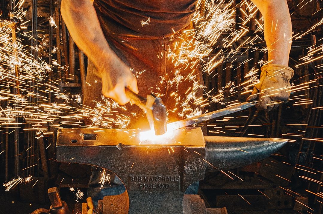 Jonny Gios/Unsplash marteau
